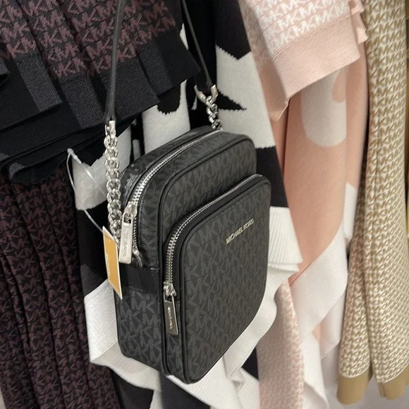 Michael Kors Jet Set Flight Crossbody Black NS - Picture 16 of 16